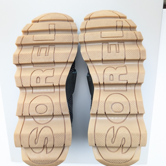 Sorel Kinetic Impact, Lug Sole, Slip On, Green Camo Runners, Women's size 5 - Picture 7 of 9